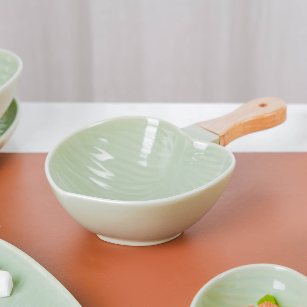 Taro Leaf Bowl With Wooden Handle Small Nestasia