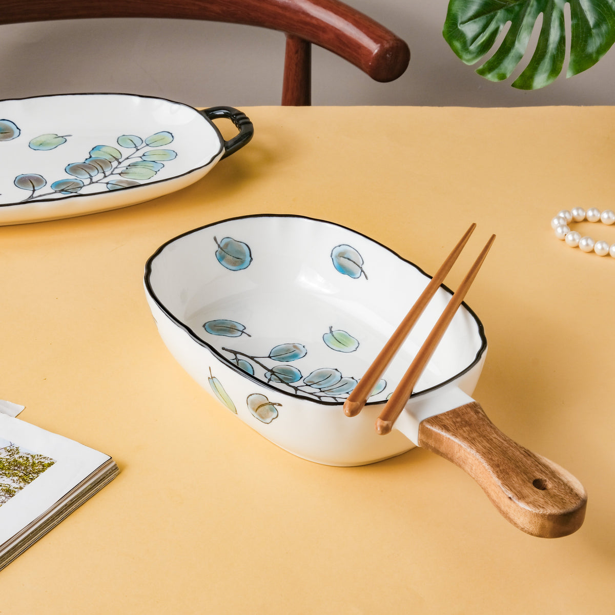 Leaf Ceramic Pasta Bowl Nestasia
