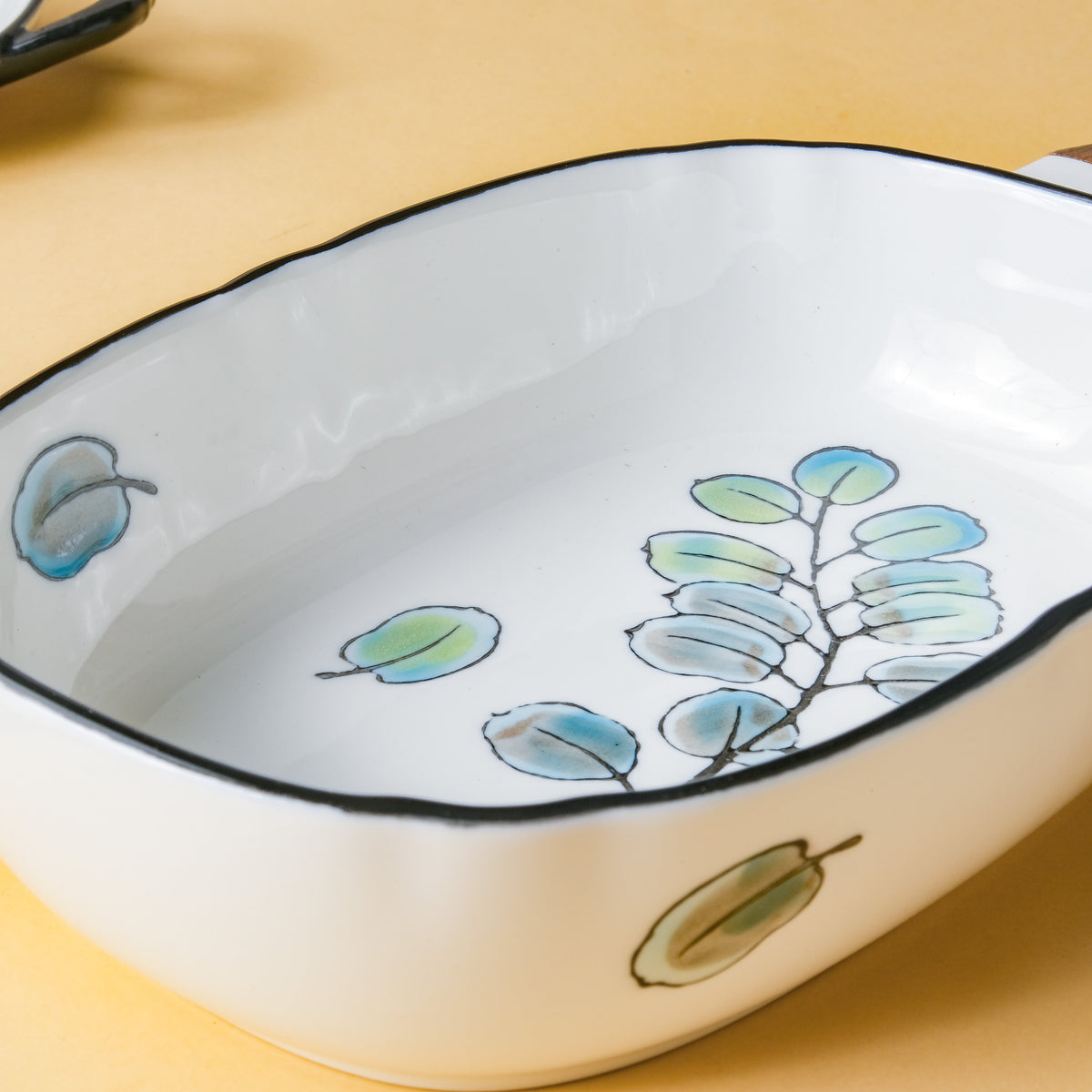 Leaf Ceramic Pasta Bowl Nestasia