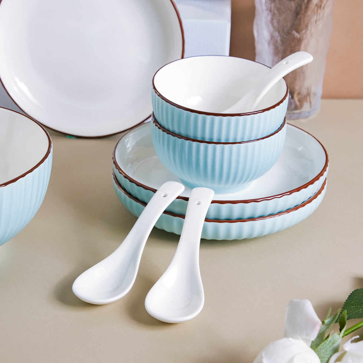 Azure 18 Piece Soup Salad Set For 4 Nestasia