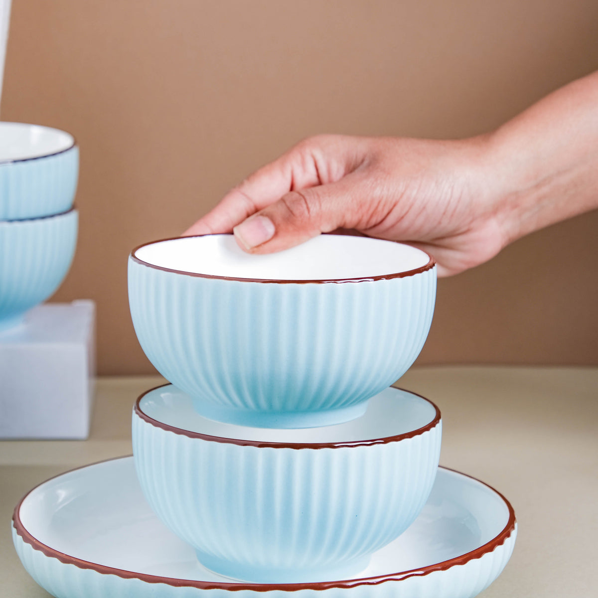 Azure 18 Piece Soup Salad Set For 4 Nestasia