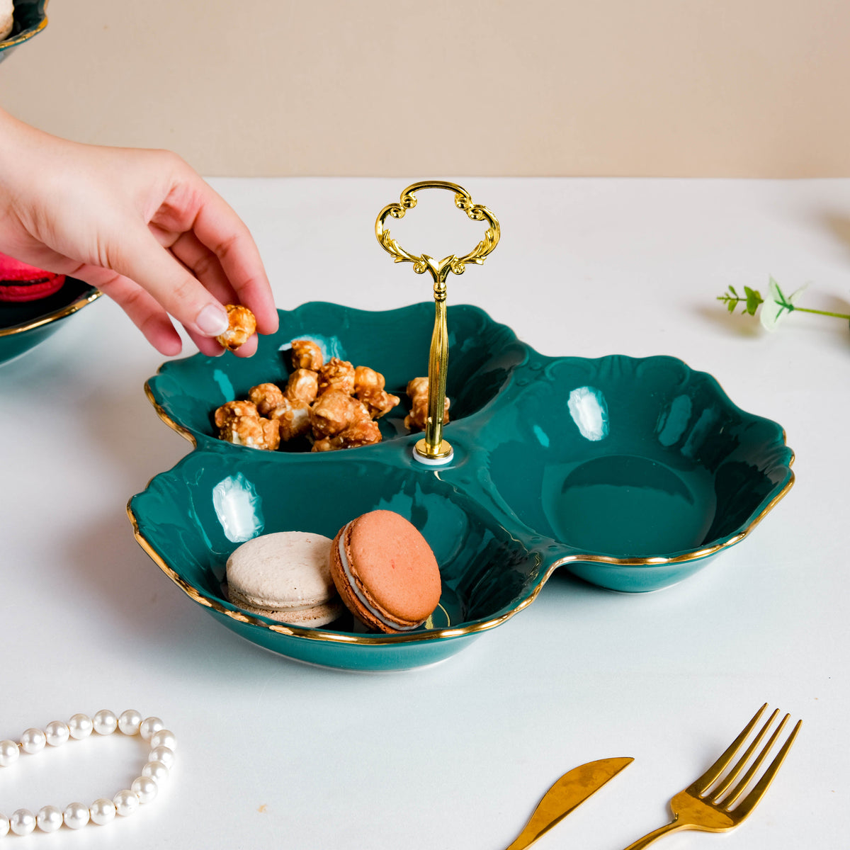 Dessert O' Clock Emerald Golden Platter Nestasia