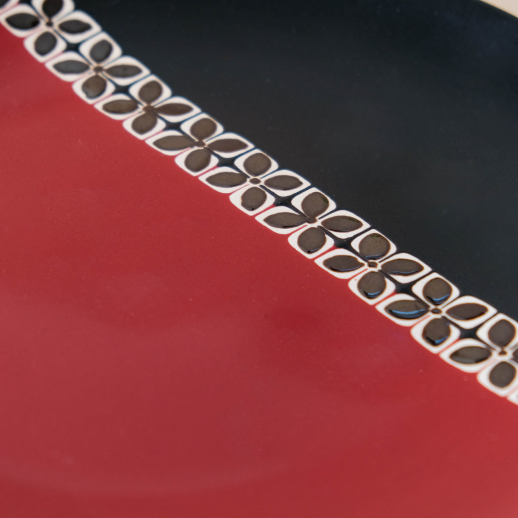 Carmine Red and Black Dinner Plate 11 Inch Nestasia
