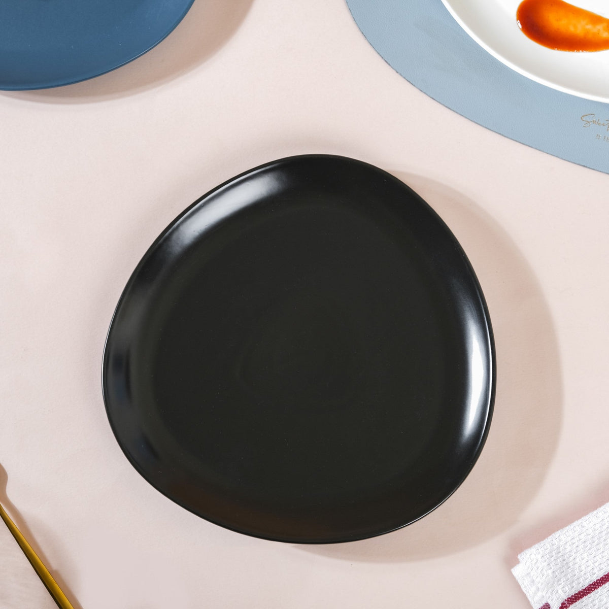 Triangle Plate Nestasia