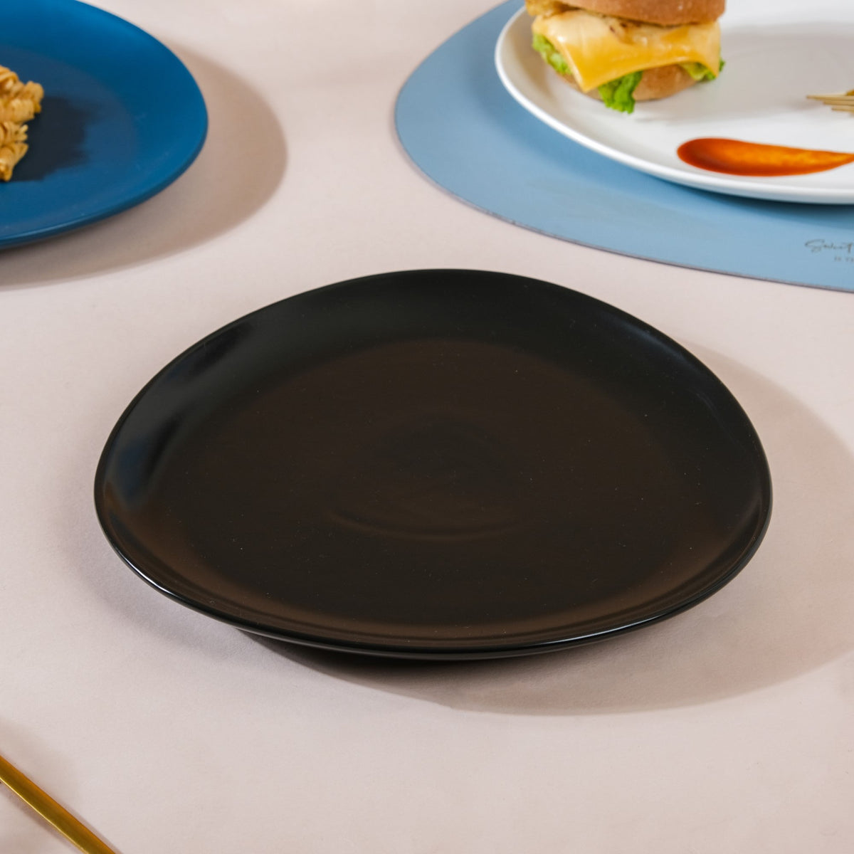 Triangle Plate Nestasia