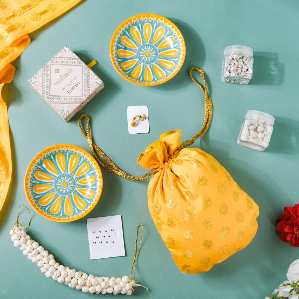 Maharashtrian Wedding Gift Hamper Set Of 8 Nestasia