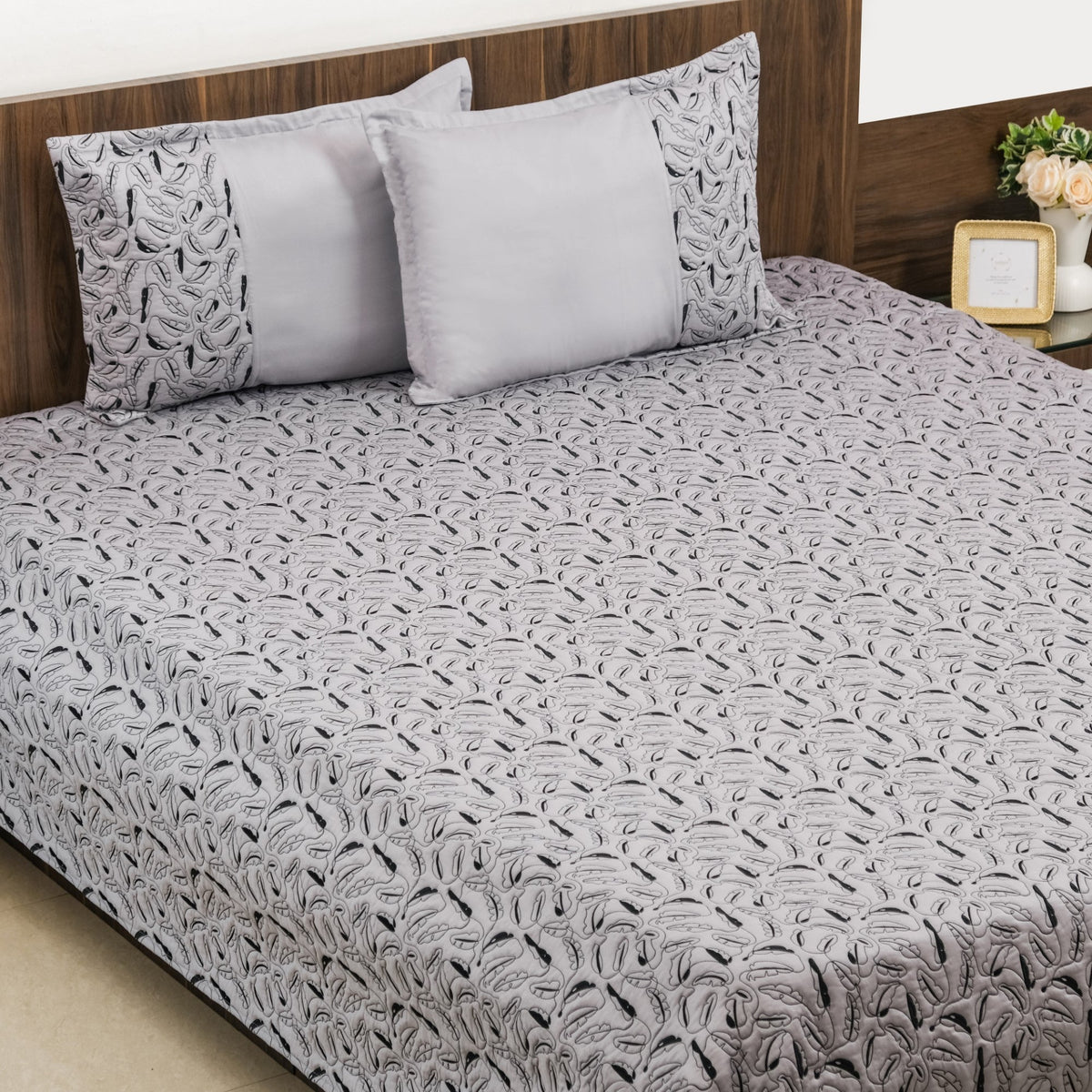 Designer King Size Bed Cover Grey Nestasia