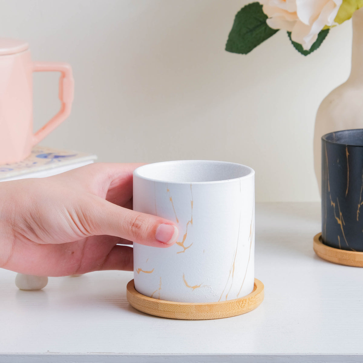 Serene White Planter With Coaster Nestasia