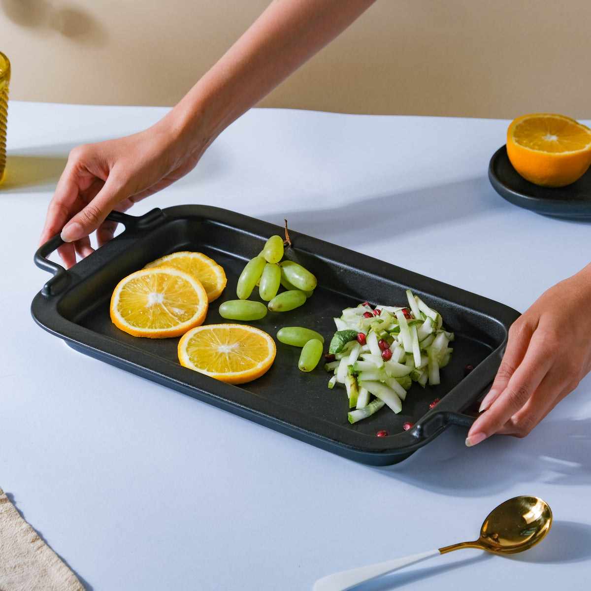 Black Baking Tray With Handle Nestasia