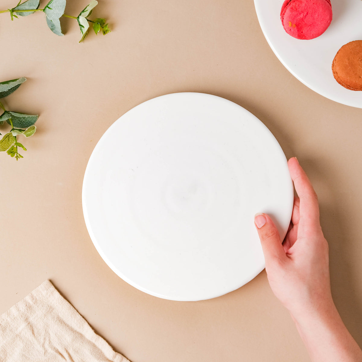 Serena Snowy White Round Platter Small Nestasia