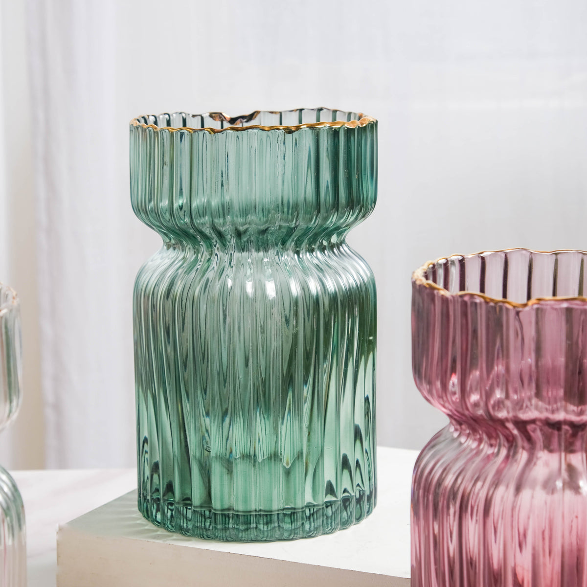 Hourglass Vase Nestasia