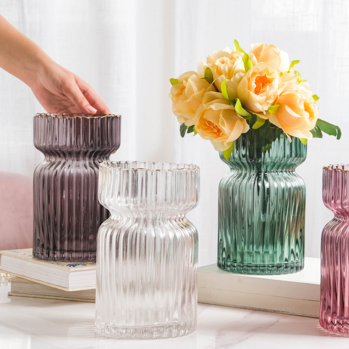 Hourglass Vase Nestasia