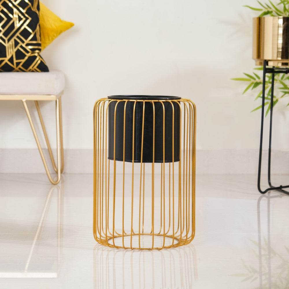 Chic Floor Planter With Gold Stand Nestasia