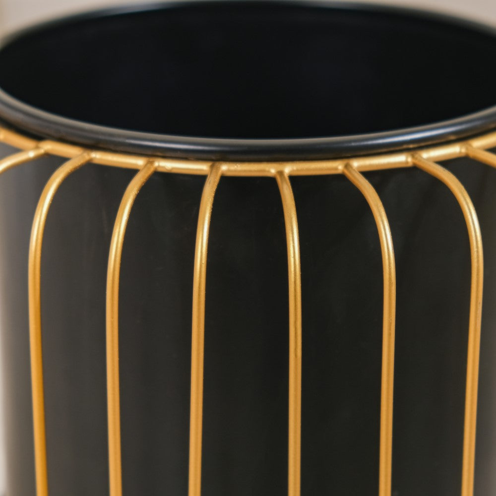 Chic Floor Planter With Gold Stand Nestasia
