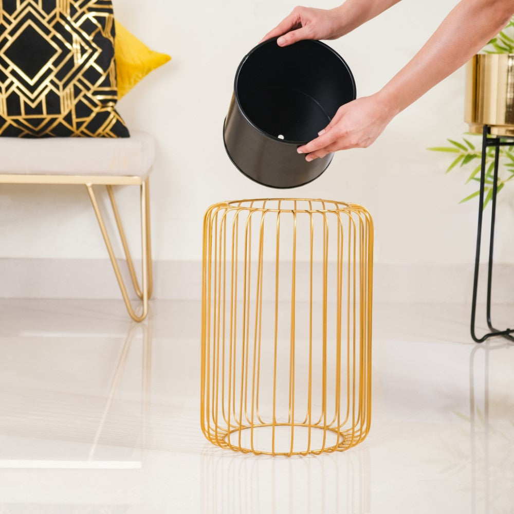 Chic Floor Planter With Gold Stand Nestasia