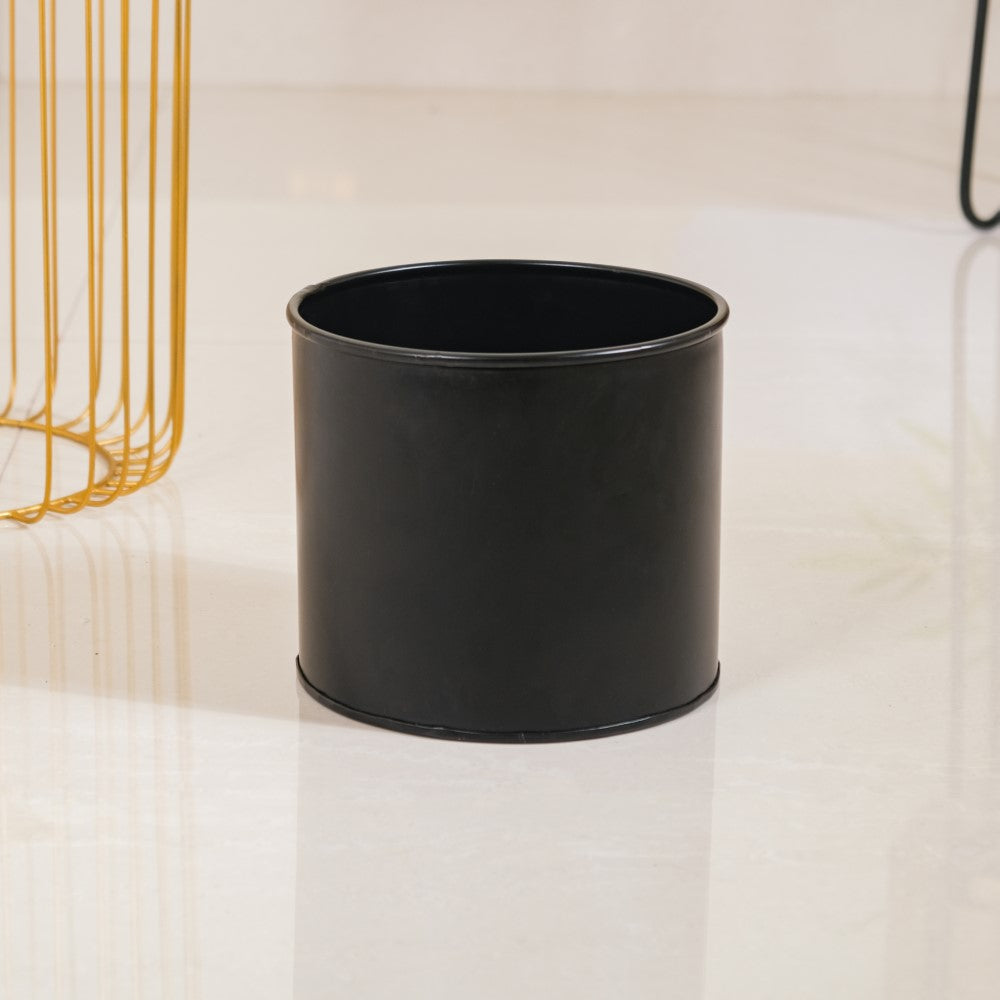 Chic Floor Planter With Gold Stand Nestasia
