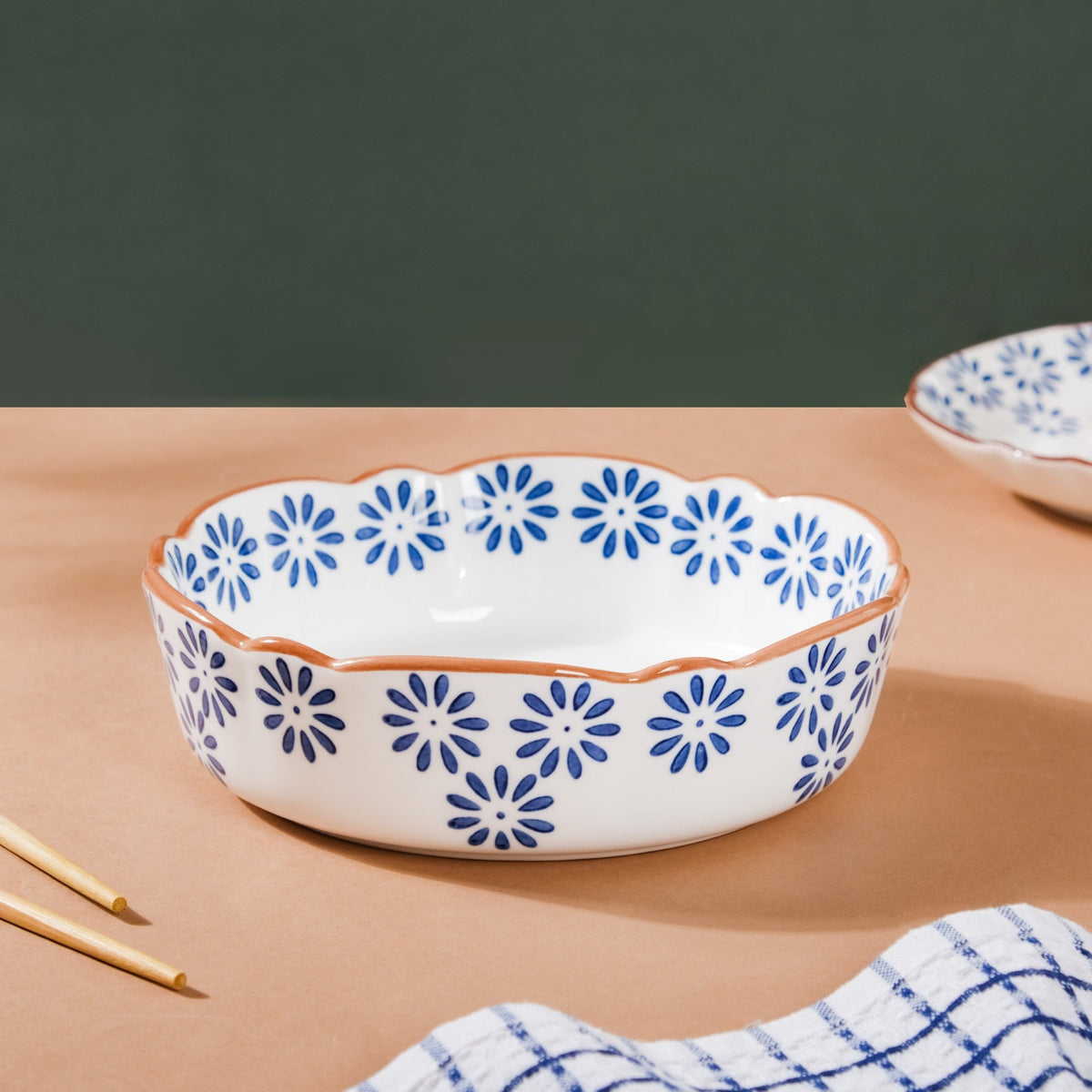 Blue Daisy Serving Bowl 7 Inch Nestasia
