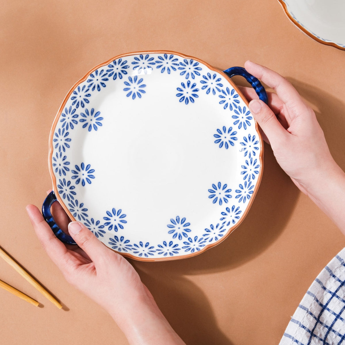 Daisy Dish with Handles Nestasia