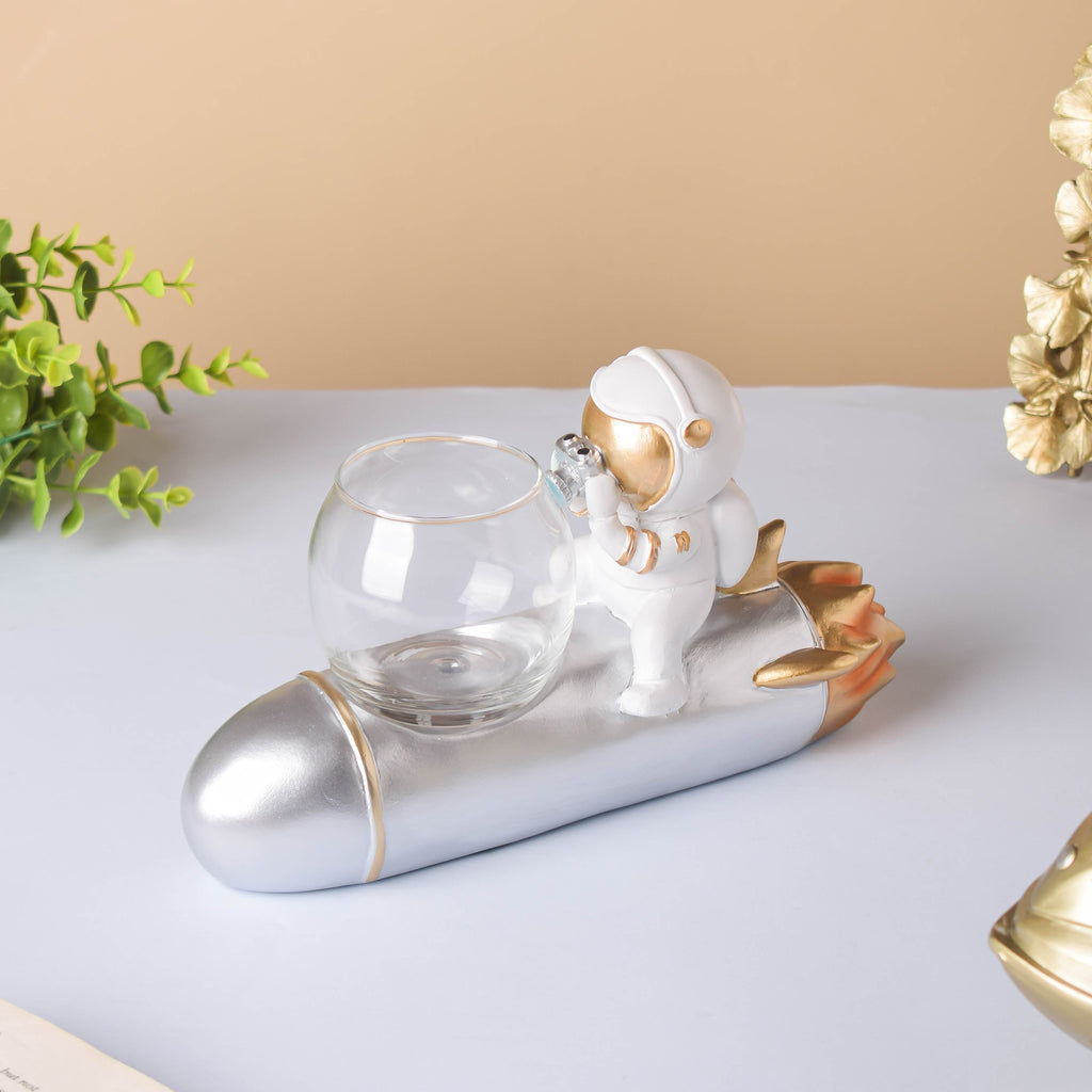 White Astronaut Diver Glass Vase Nestasia