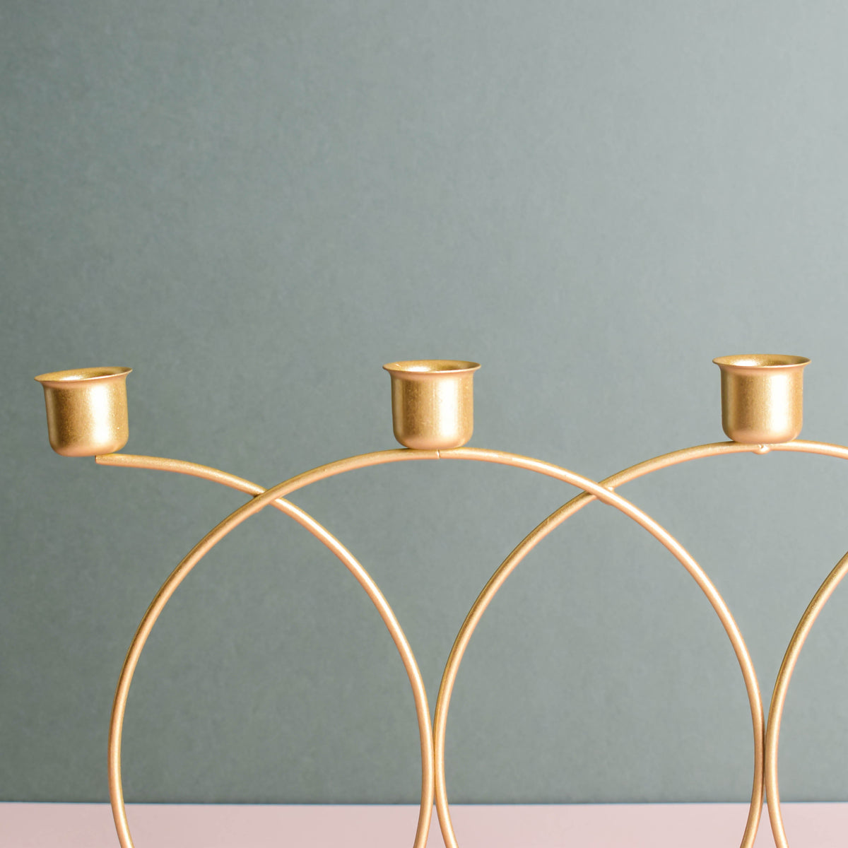 Round Modern Candle Stand Nestasia