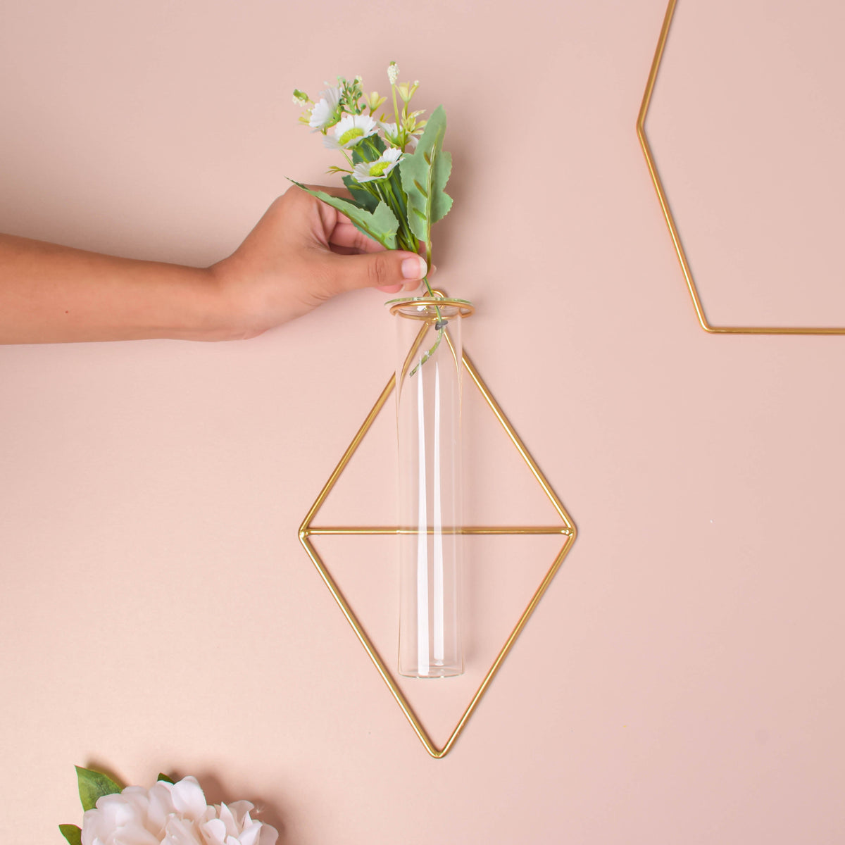 Diamond Wall Tube Vase Nestasia