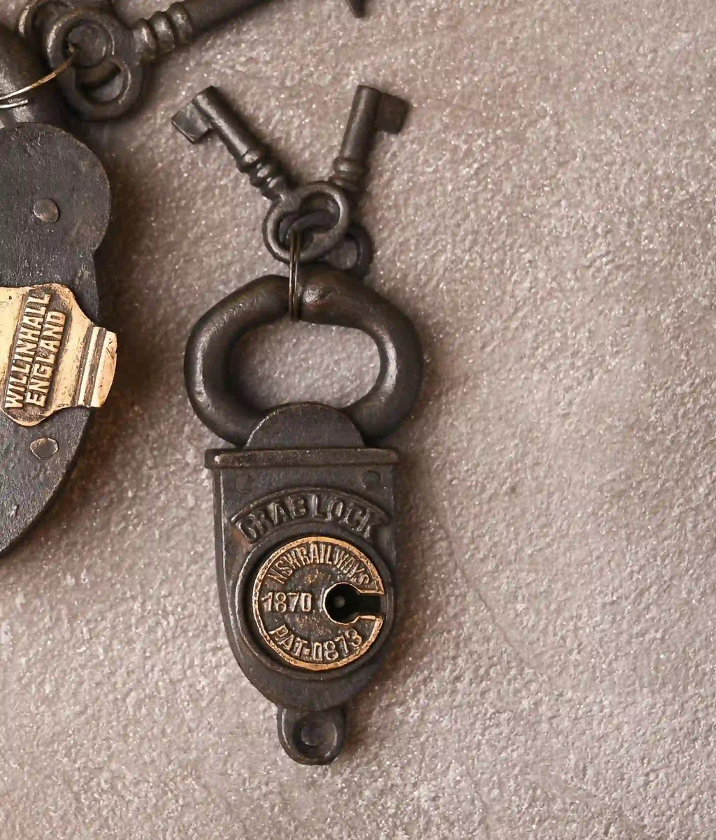 Iron Door Lock With Two Keys Vedansh Craft