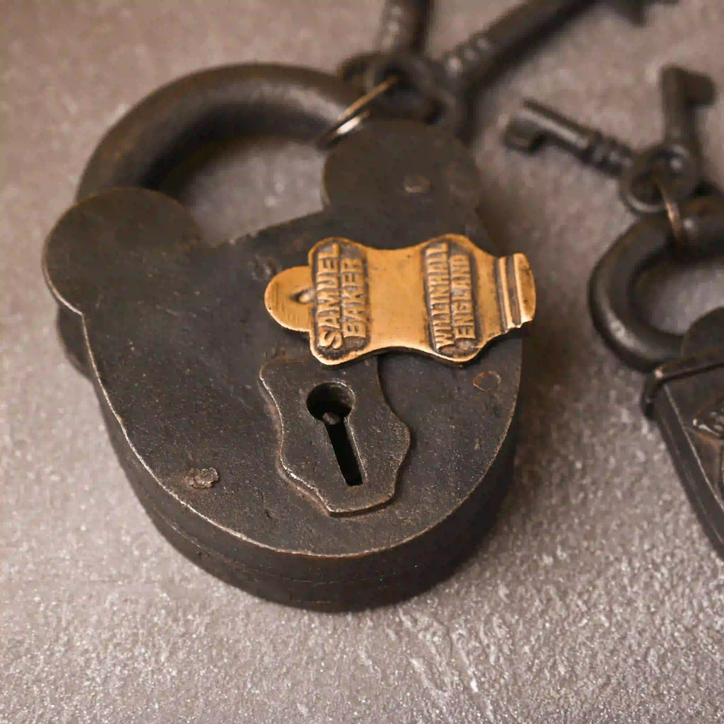 Iron Door Lock With Two Keys Vedansh Craft
