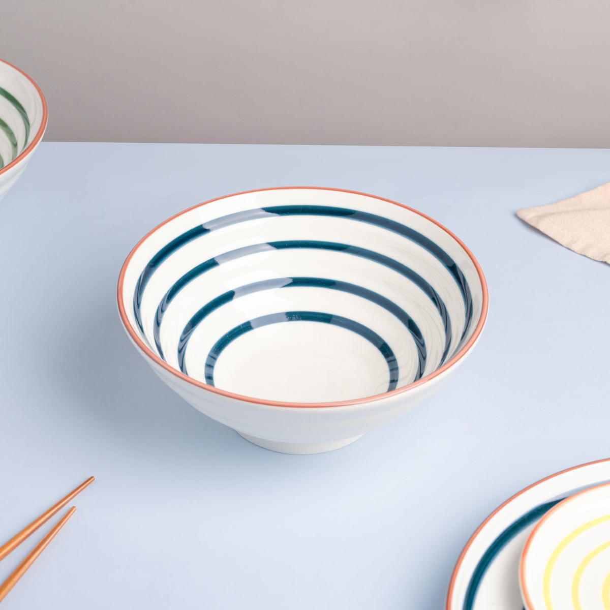 Blue Spiral 22 Piece Dinner Set For 6