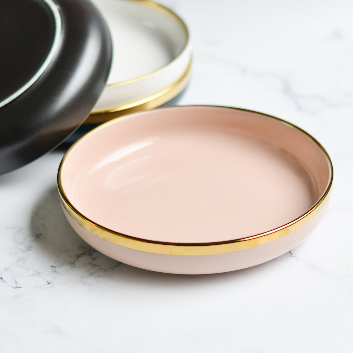 VERA Pink Plates Nestasia