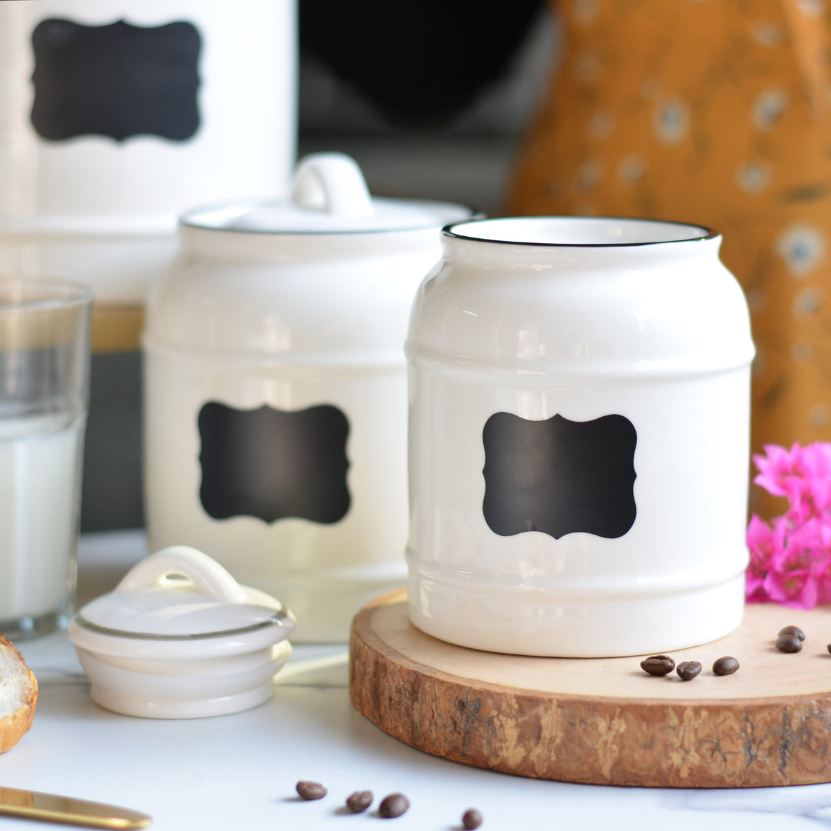 Airtight Jars Black Nestasia