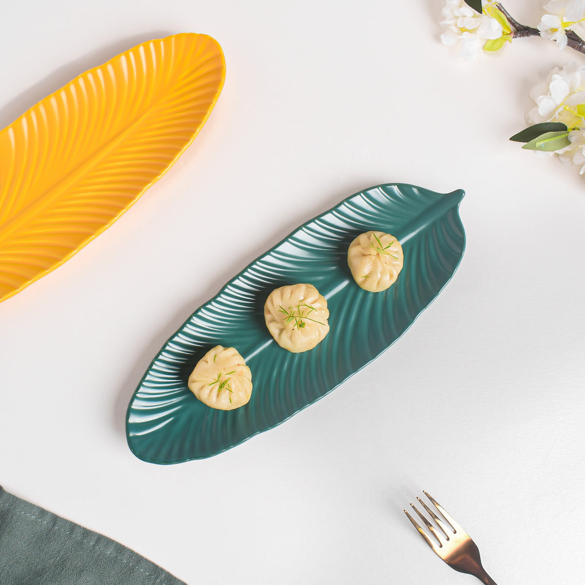 Teal Tantrum Leaf Platter Nestasia