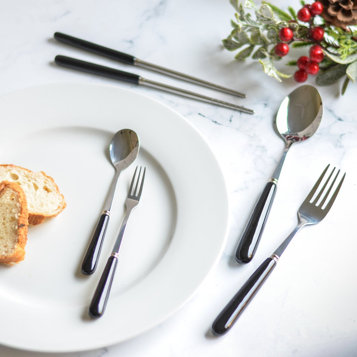 Black Cutlery Nestasia