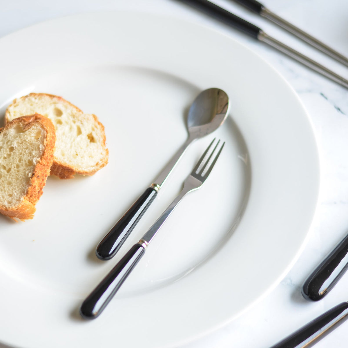 Black Cutlery Nestasia
