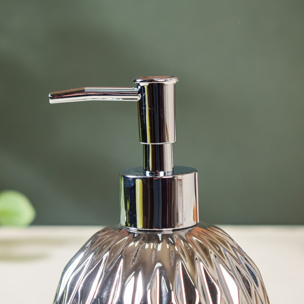 Metallic Soap Dispenser Nestasia