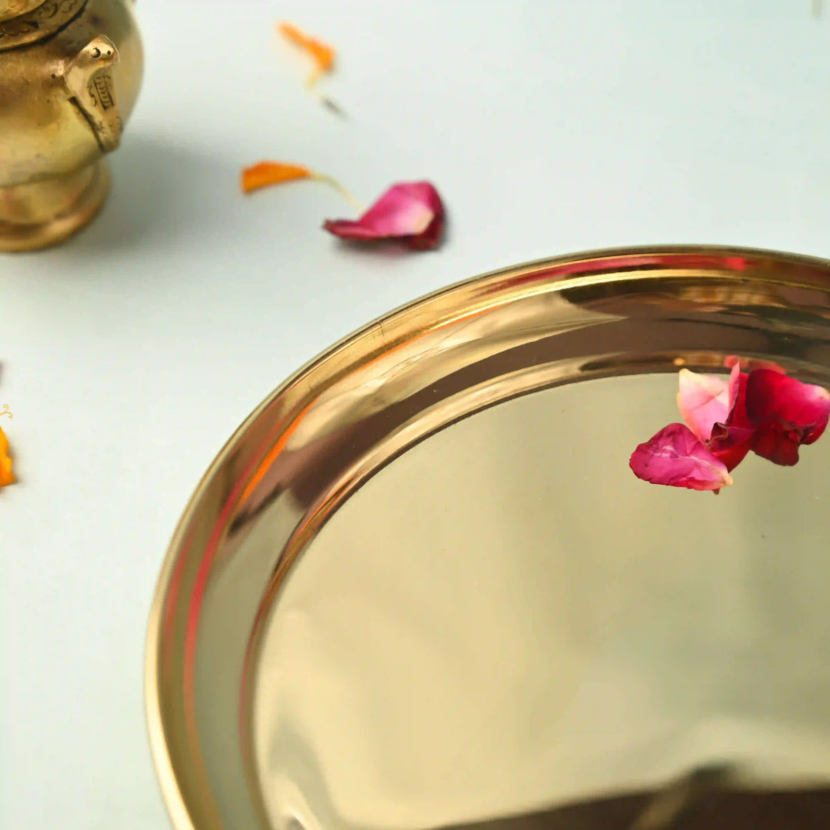 Brass Elegant Plain Thali Vedansh Craft