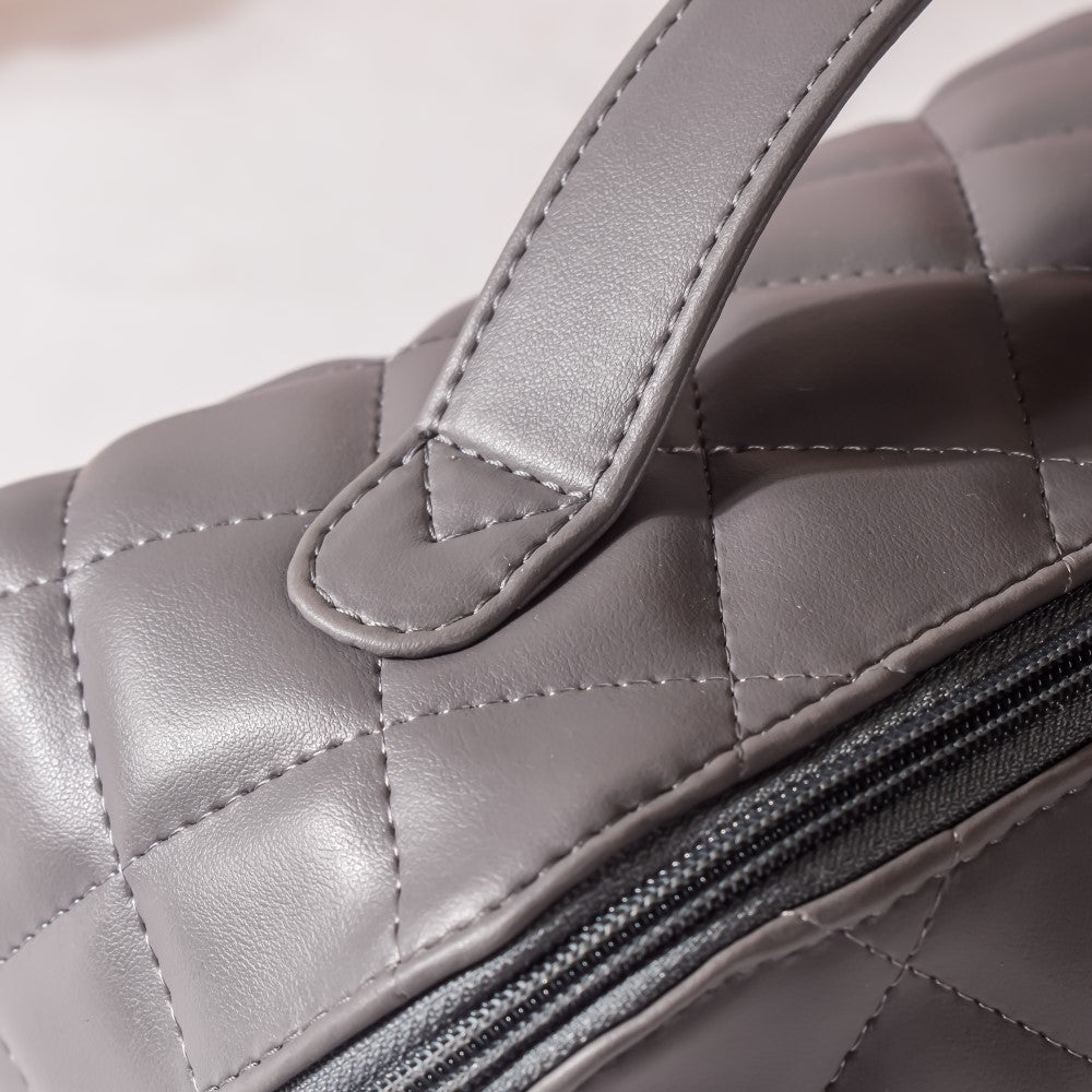 Makeup Pouch Large Capacity Quilted Grey Nestasia