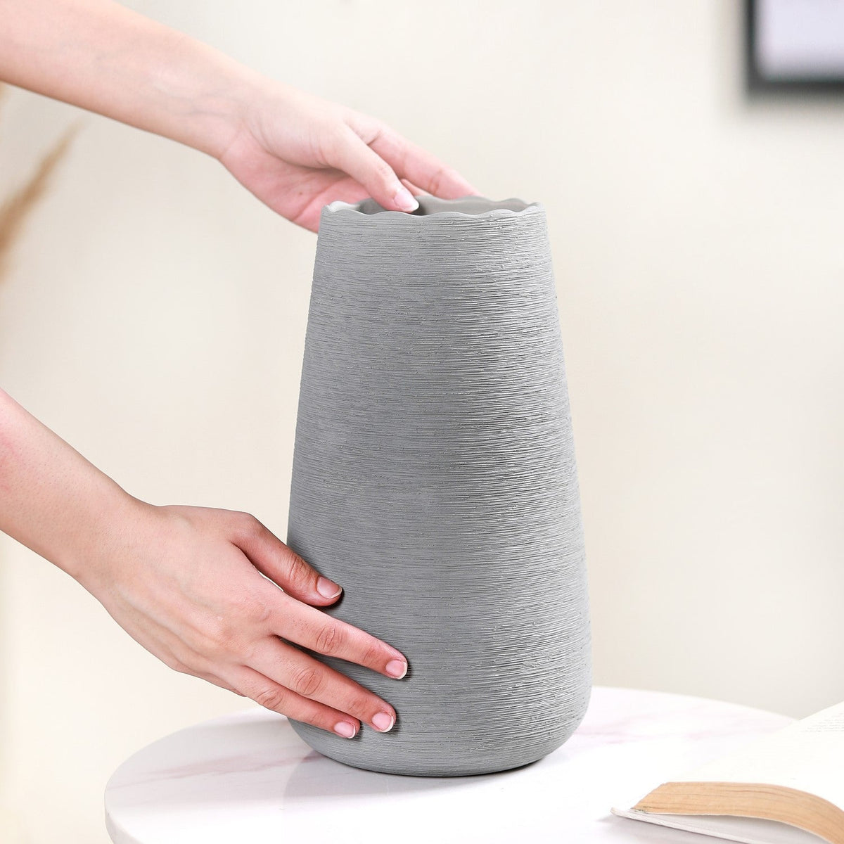 Minimalistic Textured Ceramic Vase Nestasia