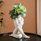 Embrace Vase Showpiece Nestasia