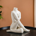 Embrace Vase Showpiece Nestasia