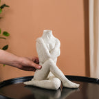 Embrace Vase Showpiece Nestasia