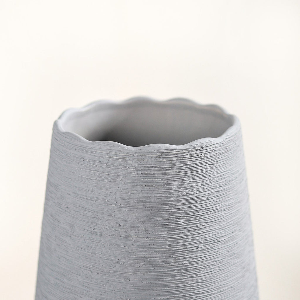 Minimalistic Textured Ceramic Vase Nestasia