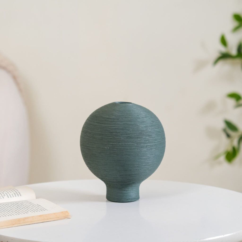 Ceramic Elegance Handcrafted Vase Nestasia