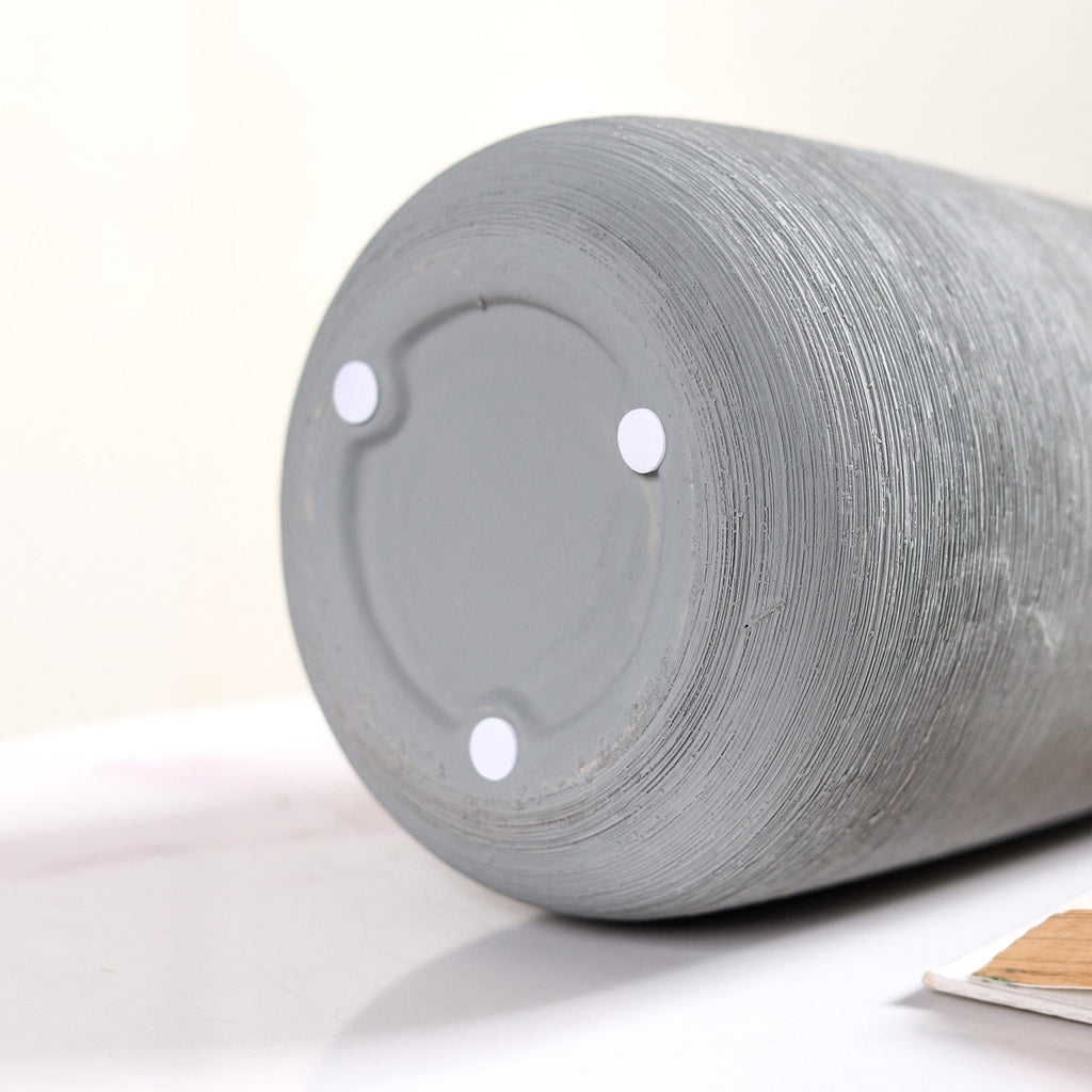 Minimalistic Textured Ceramic Vase Nestasia