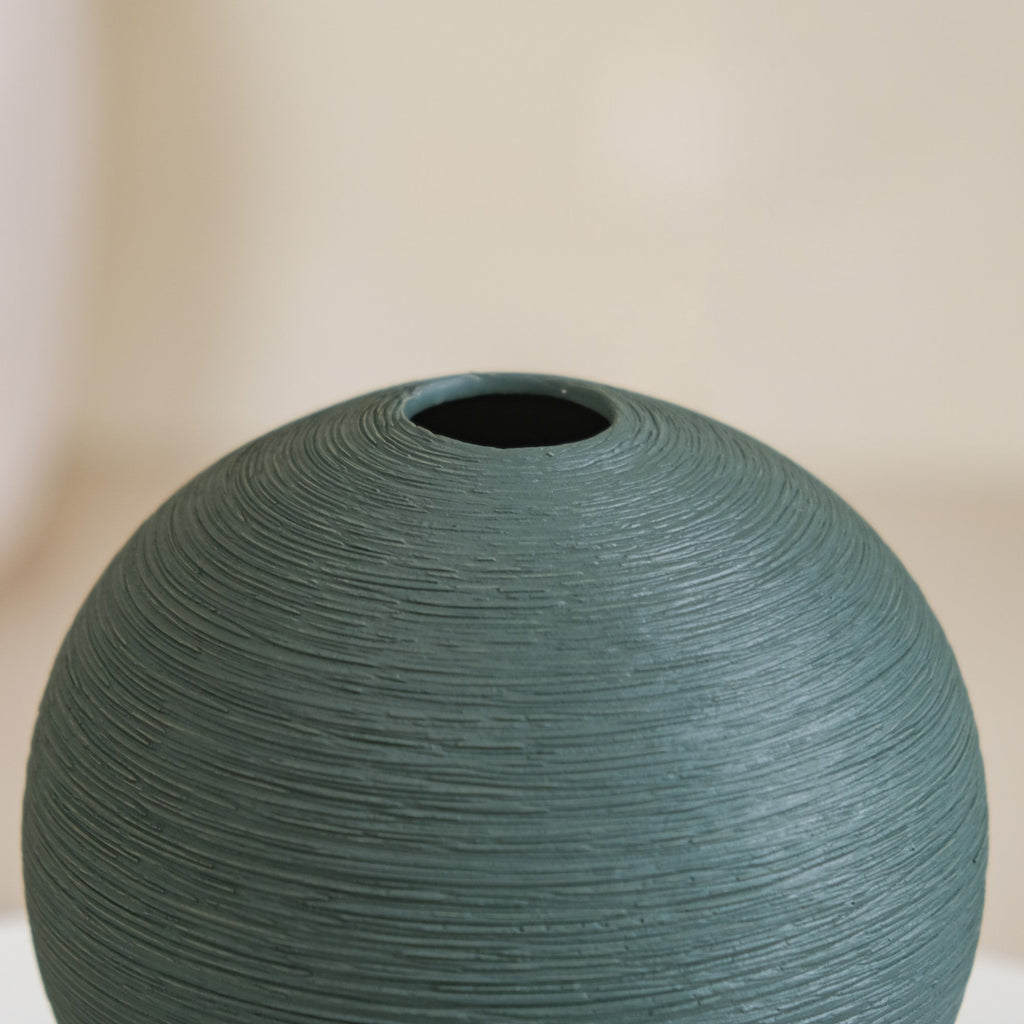 Ceramic Elegance Handcrafted Vase Nestasia