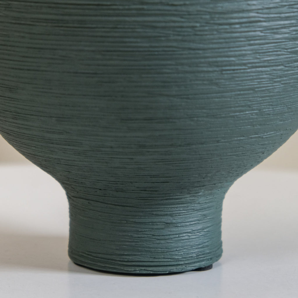 Ceramic Elegance Handcrafted Vase Nestasia