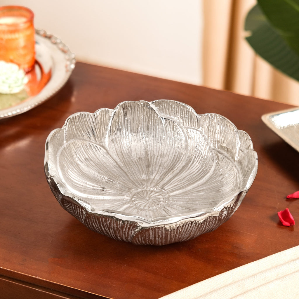 Decorative Metal Flower Bowl Urli Nestasia