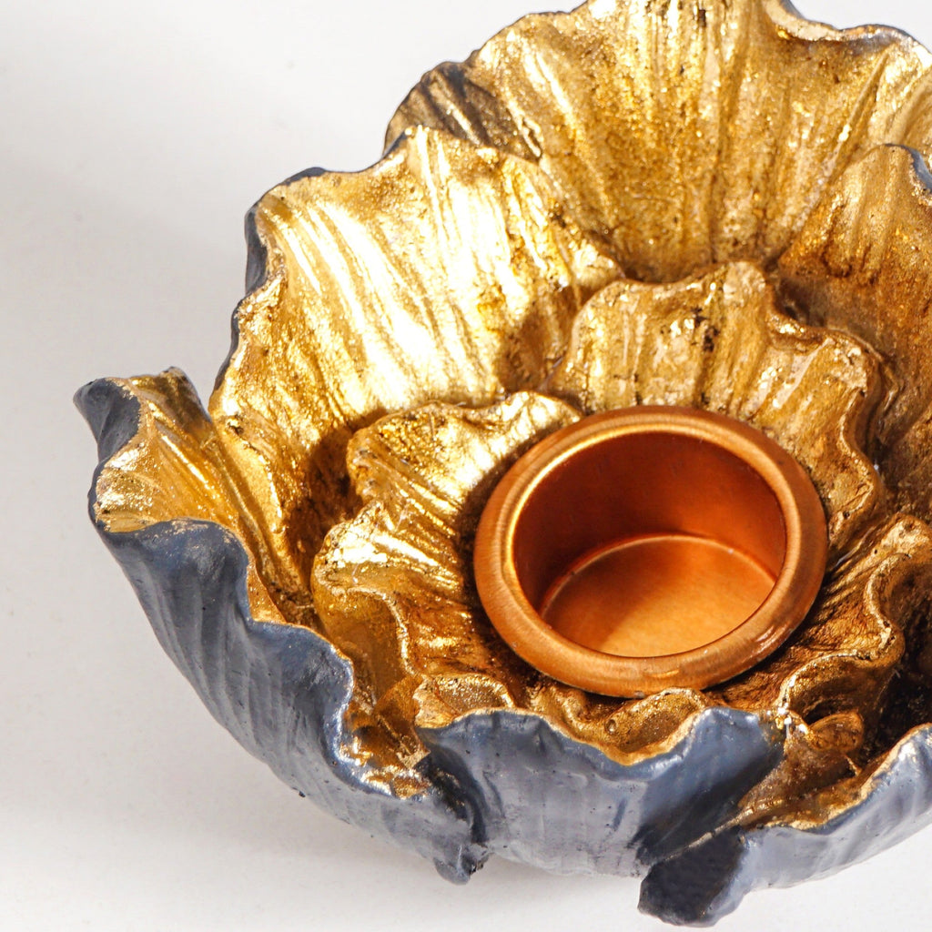 Decorative Bloom Candle Holder Nestasia