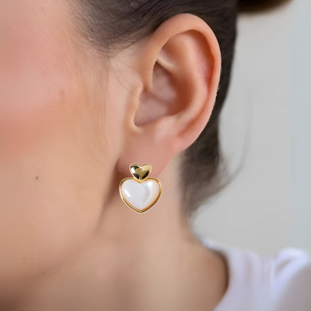 Delicate Hearts Stud Earrings Nestasia