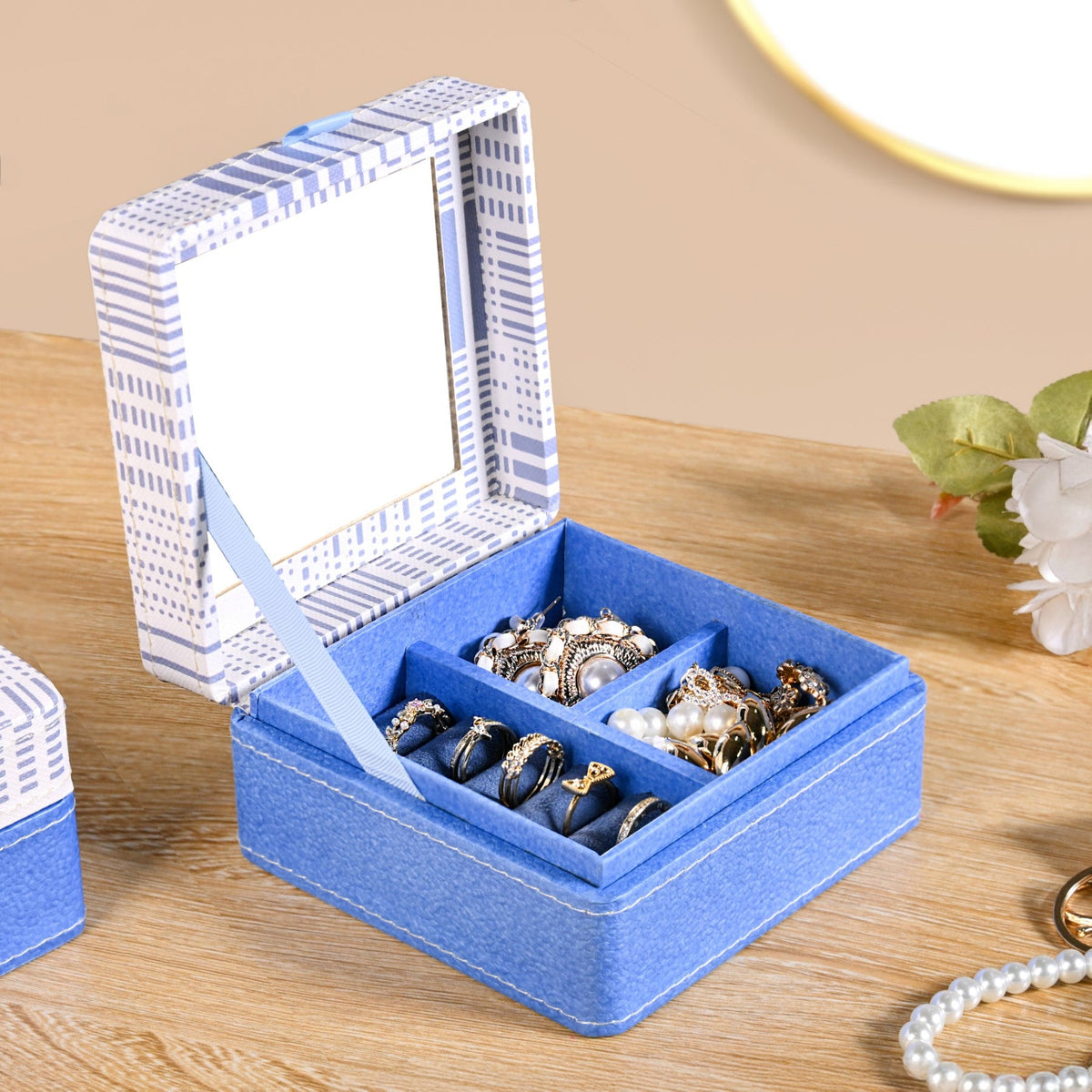 Dots And Dash Multi Section Jewellery Box With Mirror Nestasia