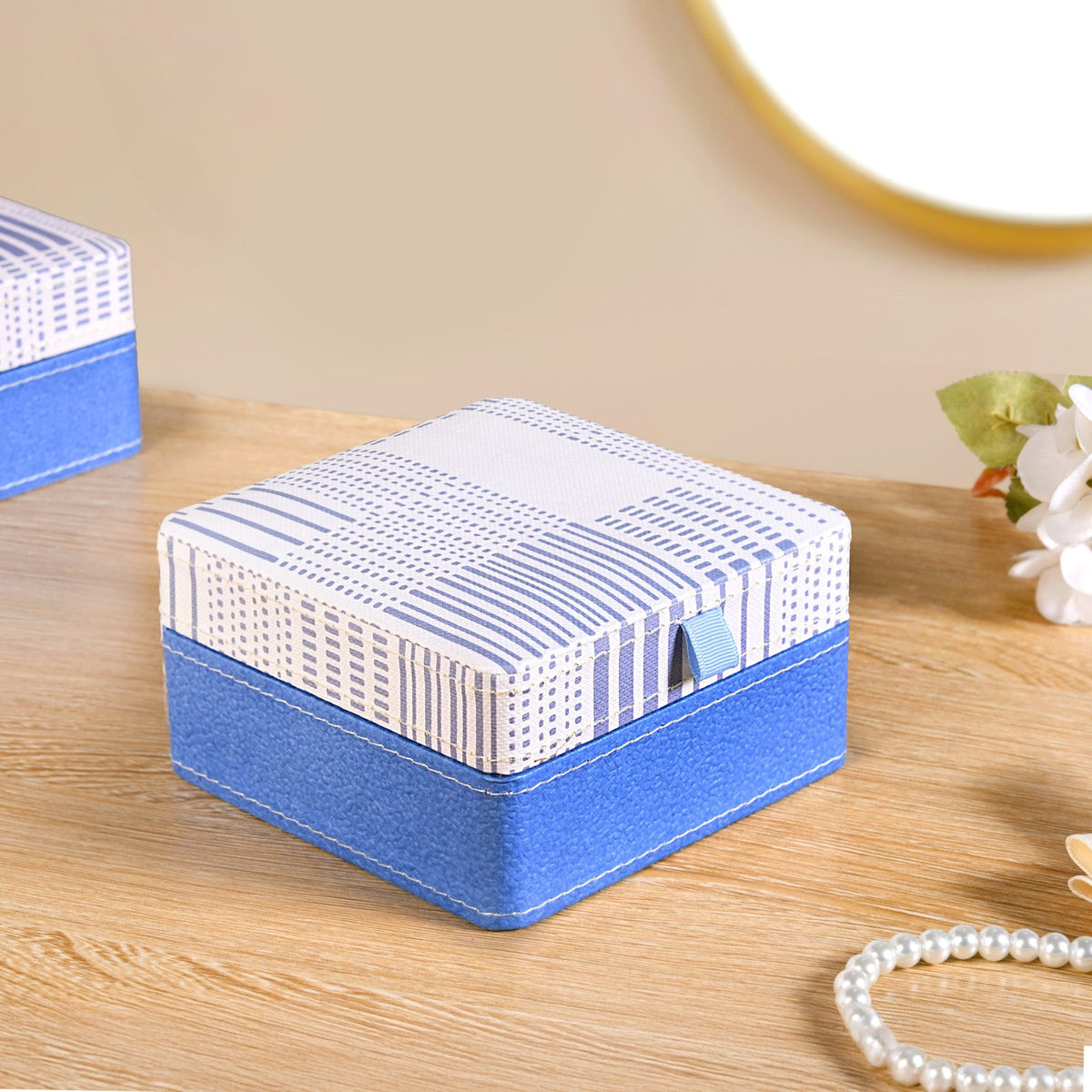 Dots And Dash Multi Section Jewellery Box With Mirror Nestasia